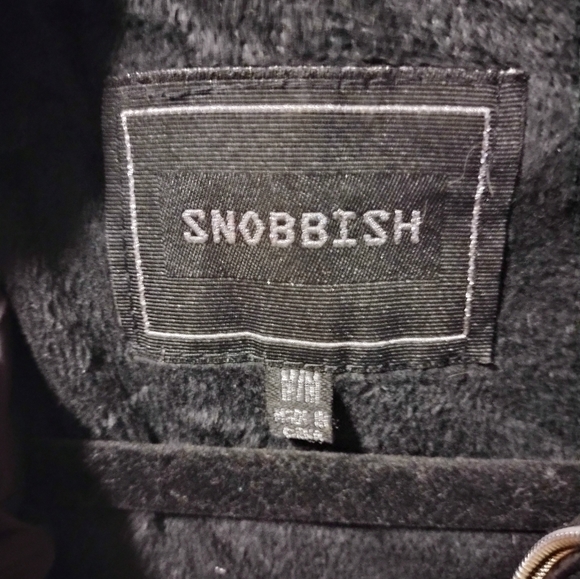 Snobbish Black Puffer Vest - Picture 3 of 4